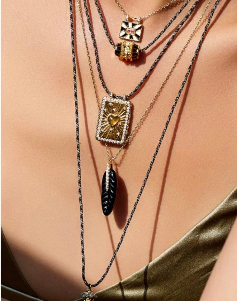 Collier Black Plume Mya-Bay