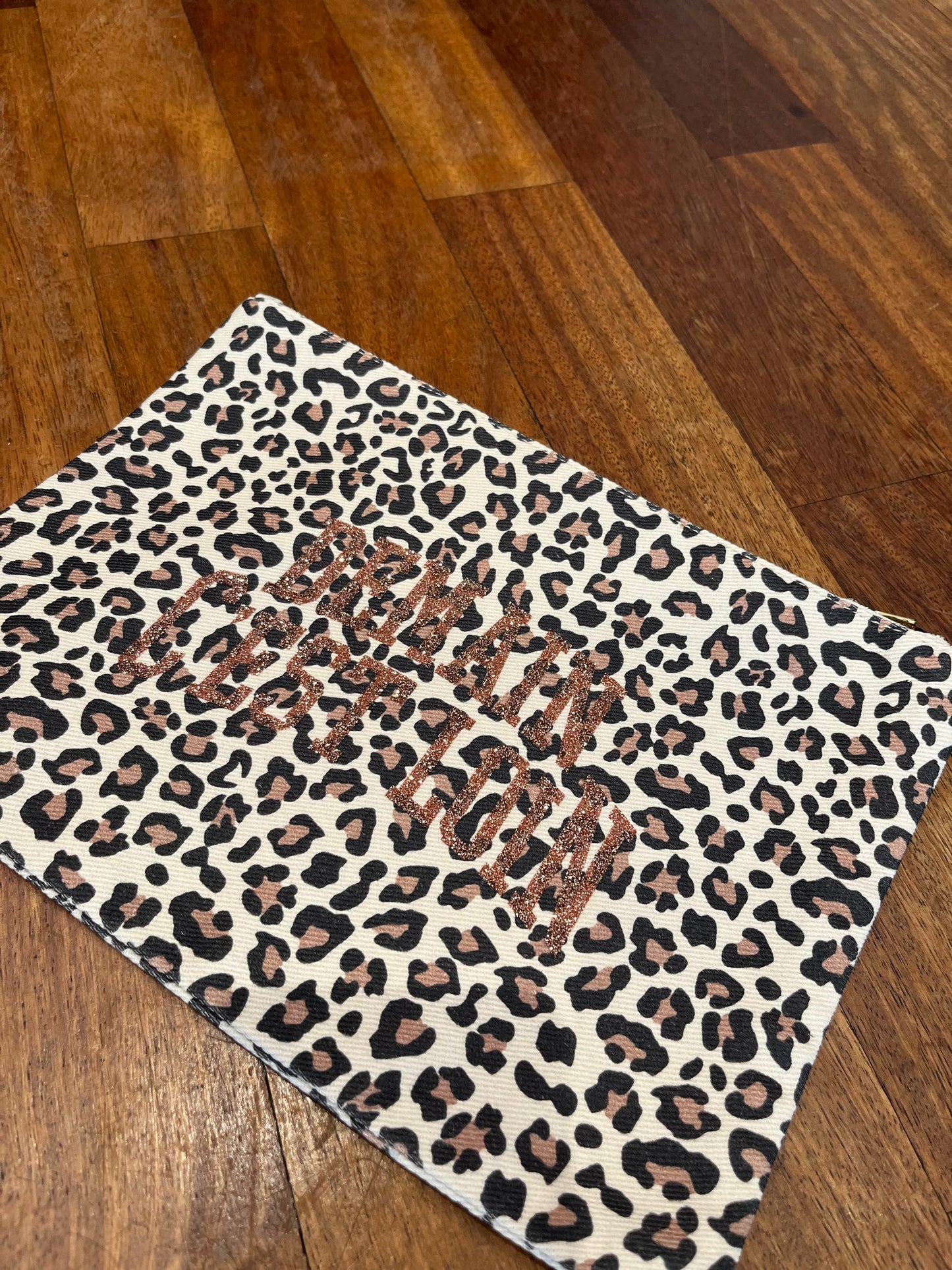 Pochette Anouk et Ninon demain c’est loin