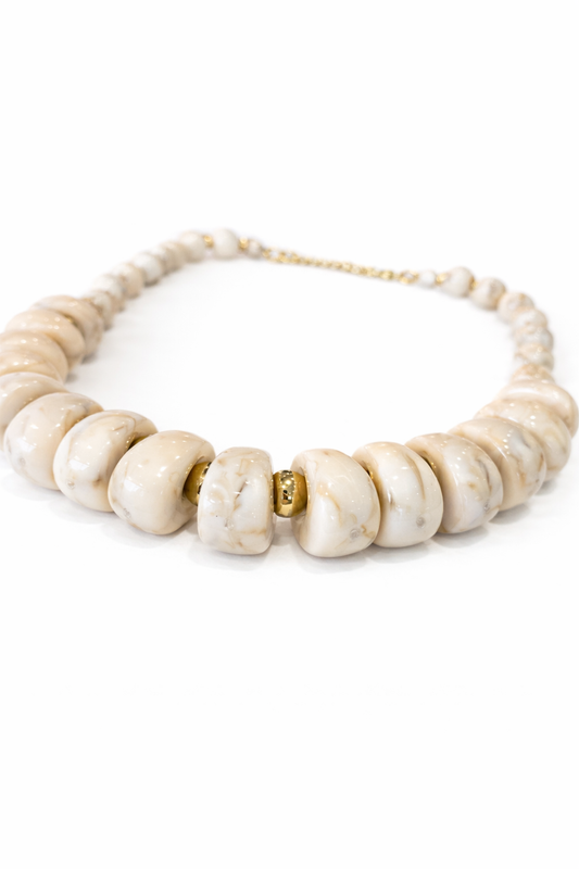 Collier Perles Ivoire & doré Bijou Résine chic Quaia