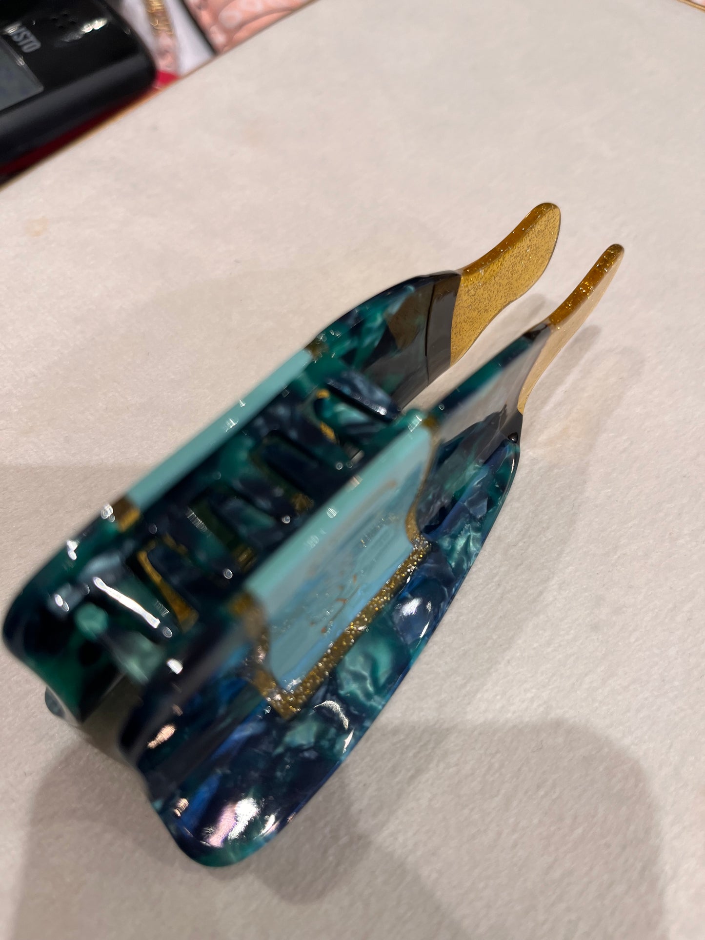 La pince à cheveux Cheers!