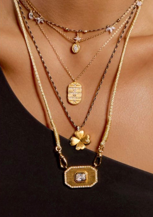 Collier code Mya Bay