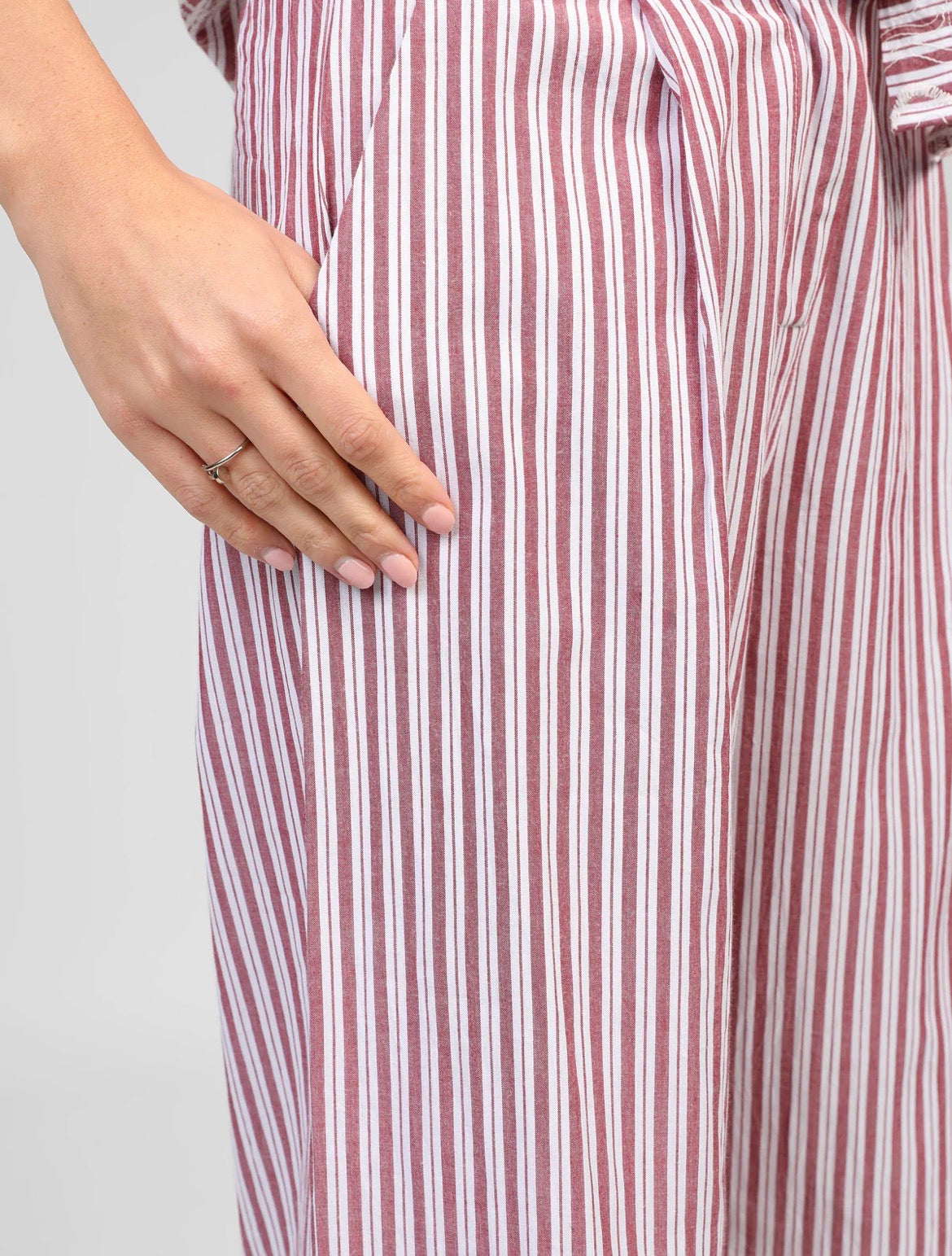 pantalon Ronaly-Fluide coton & strass , le chic qui capte la lumière.